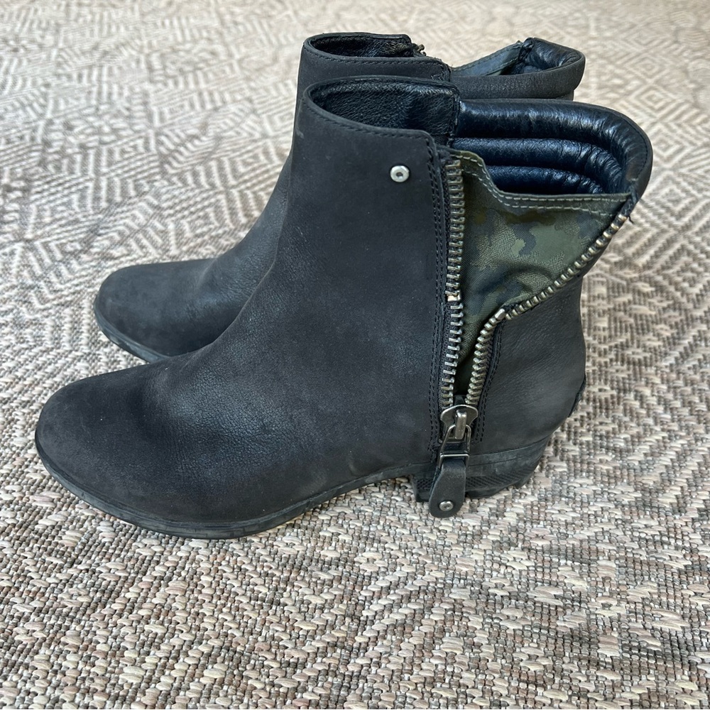 Sorel‎ Danica Black Waterproof Leather Booties Side Zip Womens Size 9.5